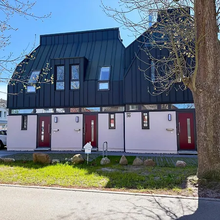 Holiday home Kraanstiet 2 *